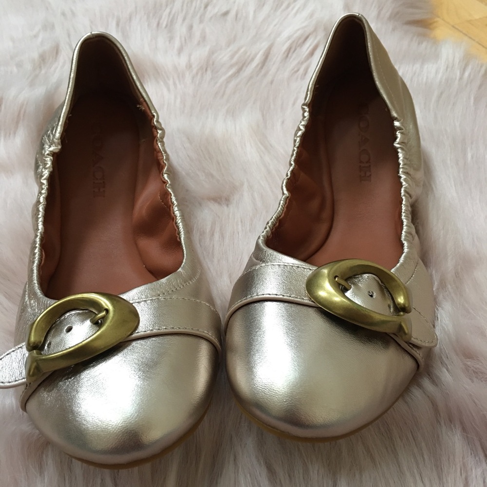 NWOT Coach Stanton Gold Leather Flat Size 9.5B